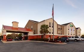 Holiday Inn Express & Suites Milton East I-10 By Ihg